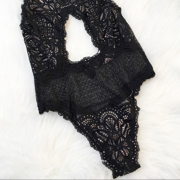 SUPER SEXY BLACK LACE VS BODYSUIT - Picture 3 of 5